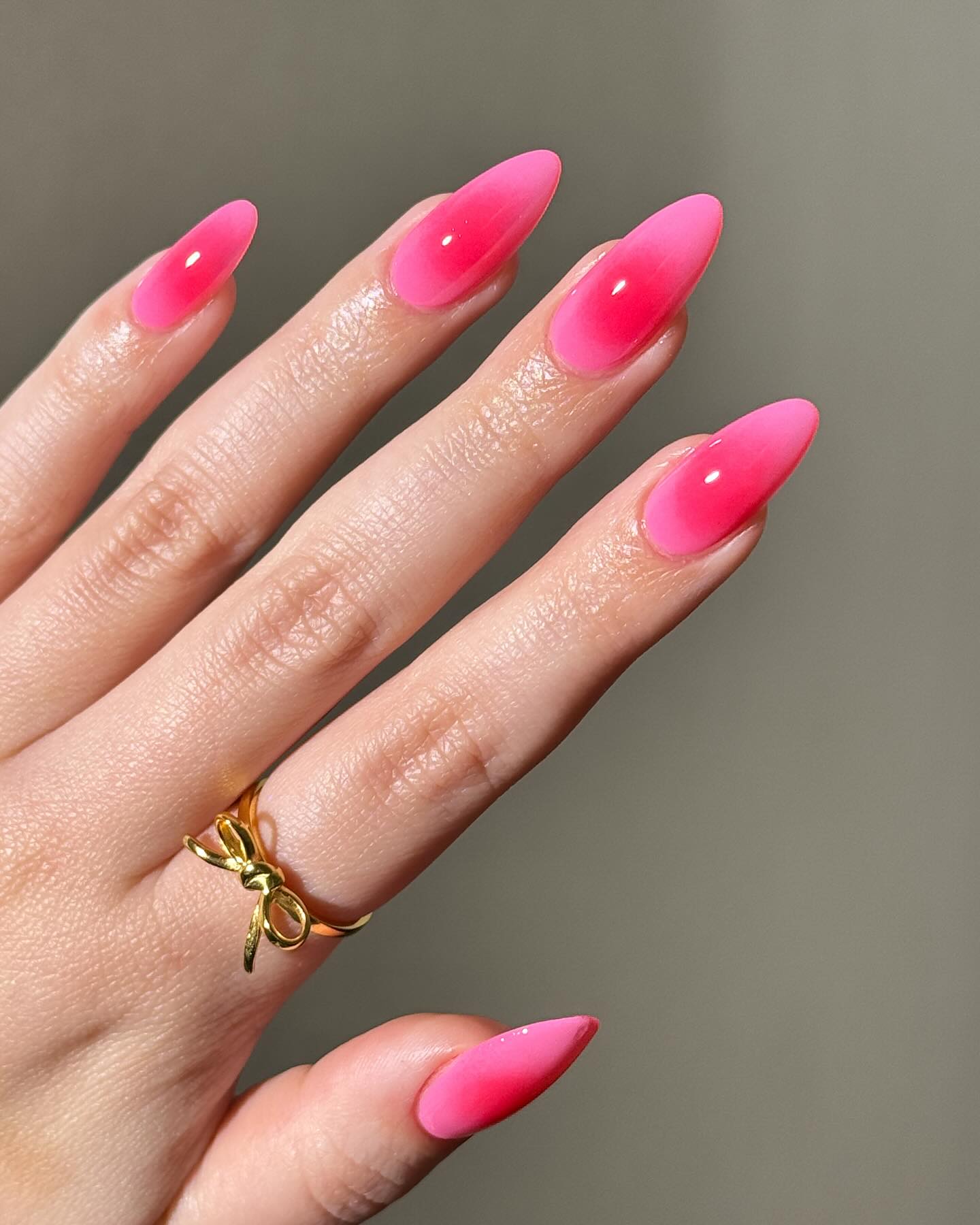 @avrnailswatches