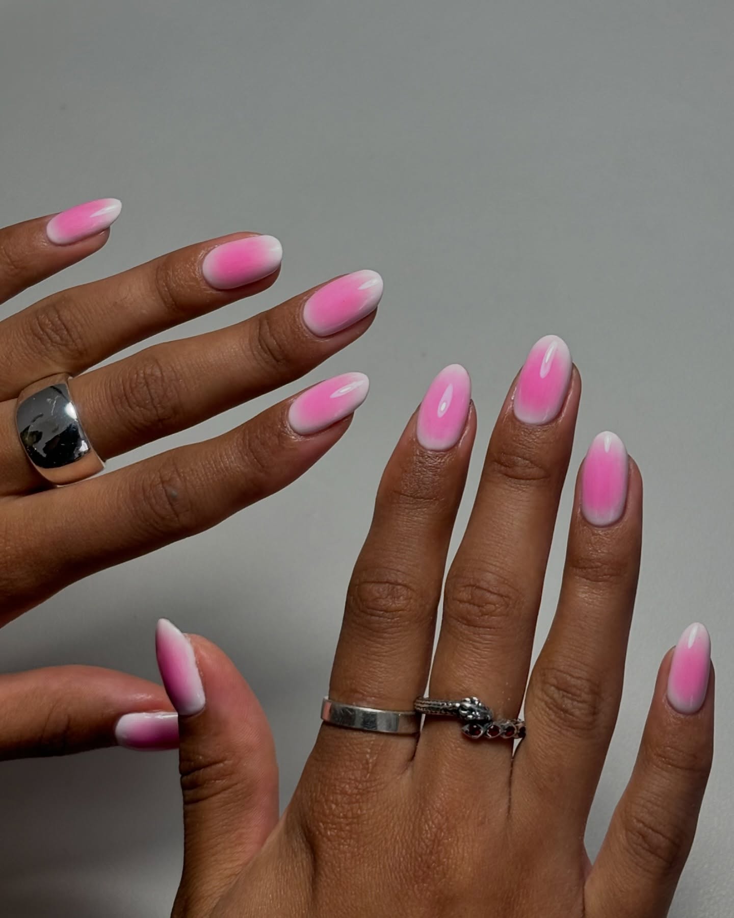 @nailzbyliv._